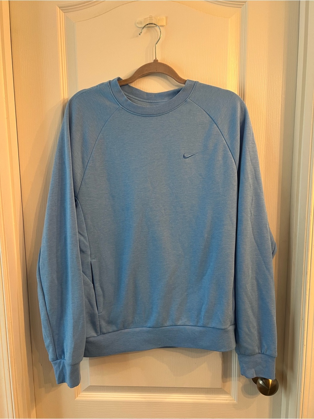 Nike Women’s Light Blue Crewneck Sweatshirt